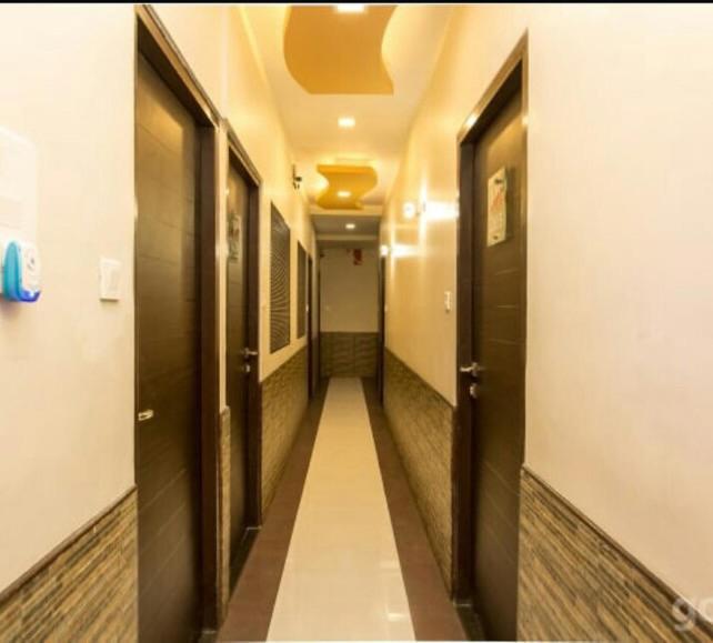 Hotel Avenue Near T-2 International Airport Bombay Exterior foto
